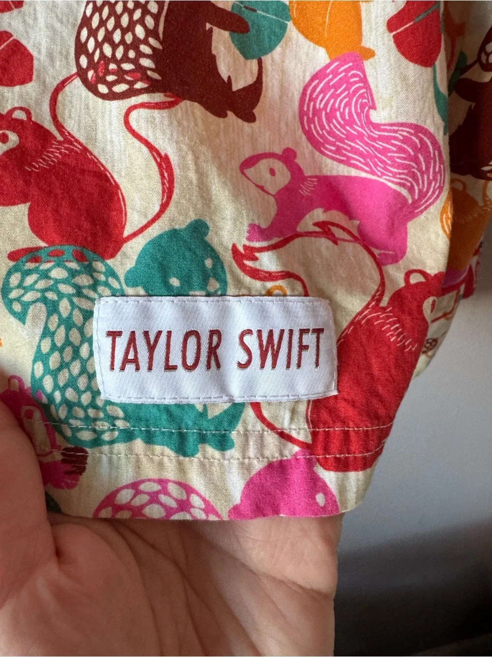 Taylor Swift Official RED Taylor’s‎ Version Women’s Squirrel Pajama Top Small